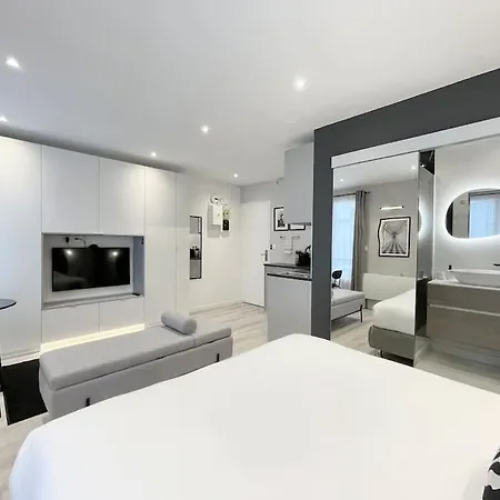 Charming Marais, Republique, Bastille باريس
